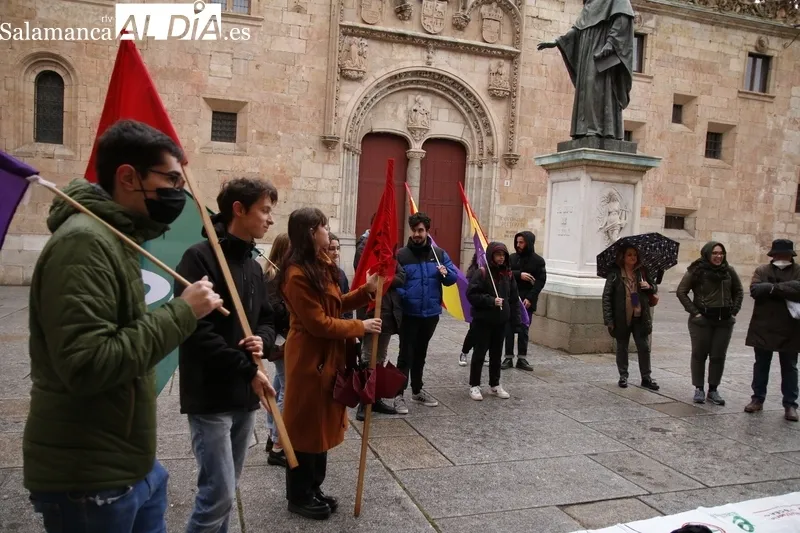 Homenaje al magisterio republicano de los colectivos estudiantiles CEA y CES