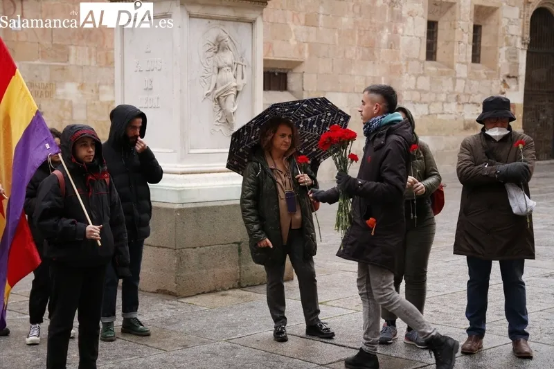 Homenaje al magisterio republicano de los colectivos estudiantiles CEA y CES