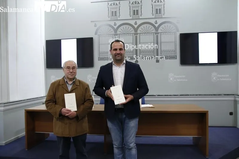 Presentación en el Palacio de la Salina del libro de poesía “Fulgor de madre”, obra de José Luis Puerto, colaborador de SALAMANCA AL DÍA. Foto de David Sañudo