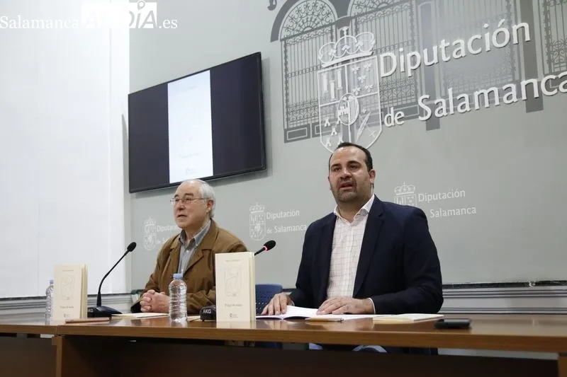 Presentación en el Palacio de la Salina del libro de poesía “Fulgor de madre”, obra de José Luis Puerto, colaborador de SALAMANCA AL DÍA. Foto de David Sañudo