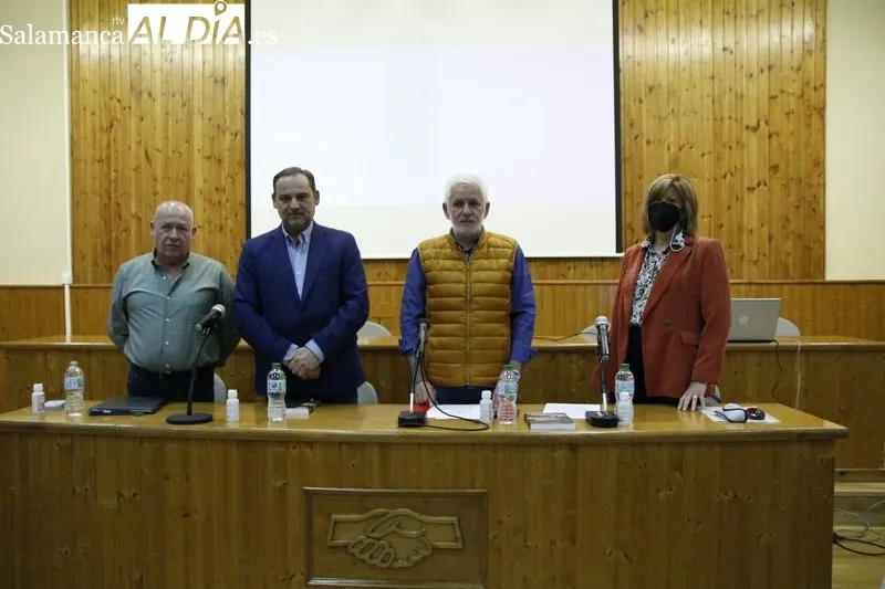 Conferencia debate que ha tenido lugar este viernes en el salón de actos de UGT