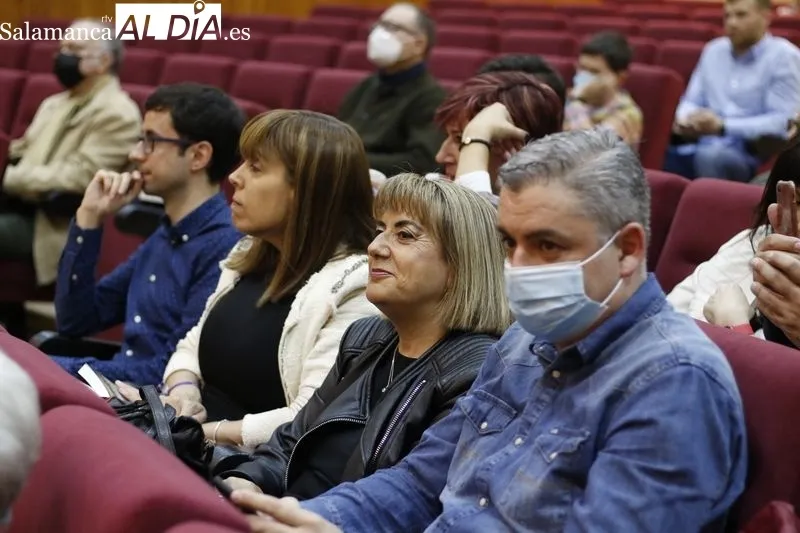 Conferencia debate que ha tenido lugar este viernes en el salón de actos de UGT