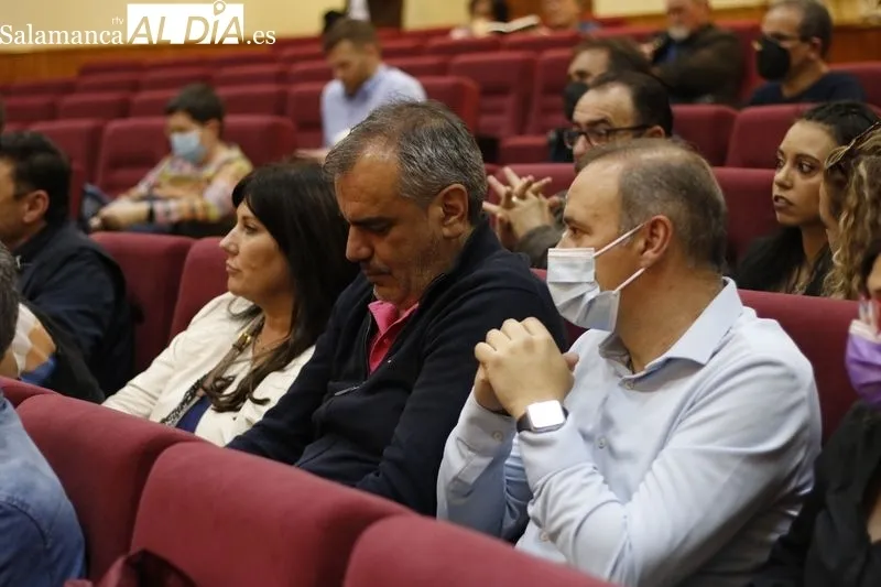 Conferencia debate que ha tenido lugar este viernes en el salón de actos de UGT