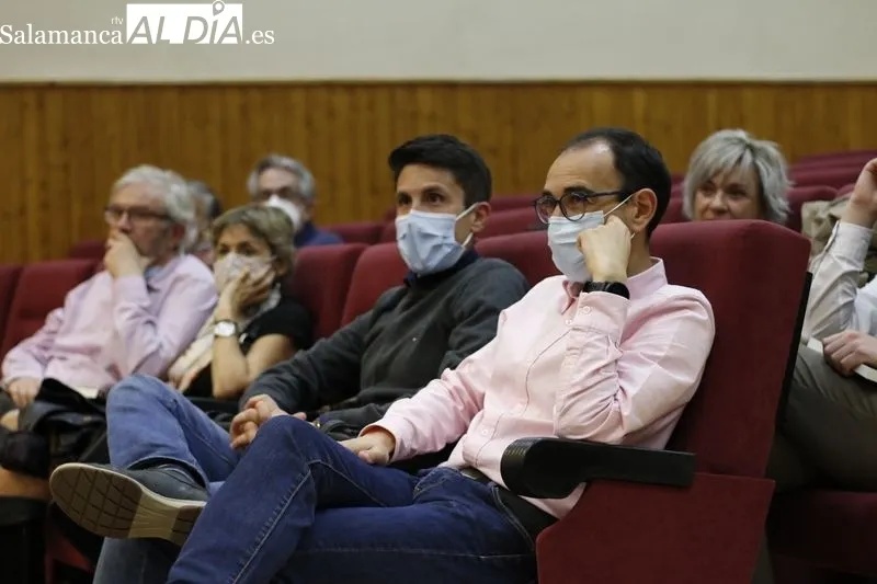 Conferencia debate que ha tenido lugar este viernes en el salón de actos de UGT