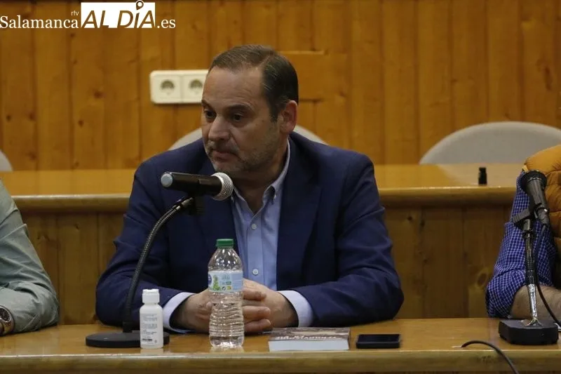 Conferencia debate que ha tenido lugar este viernes en el salón de actos de UGT