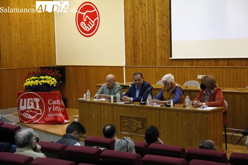 El diputado Ábalos participa en la conferencia sobre los ferroviarios represaliados por el franquismo  
