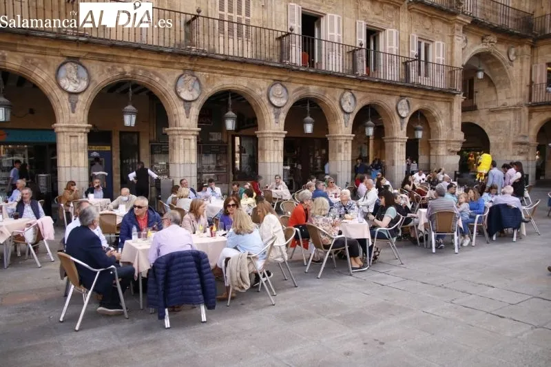 Primaveral ambiente en Salamanca en el puente de mayo - David Sañudo