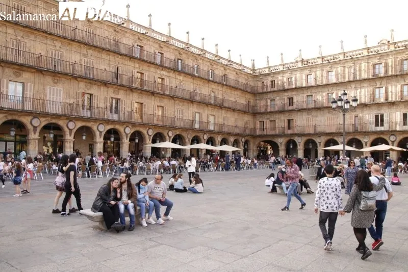 Primaveral ambiente en Salamanca en el puente de mayo - David Sañudo