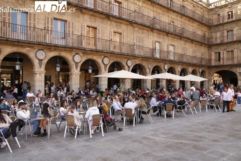 Primaveral ambiente en Salamanca en el puente de mayo - David Sañudo