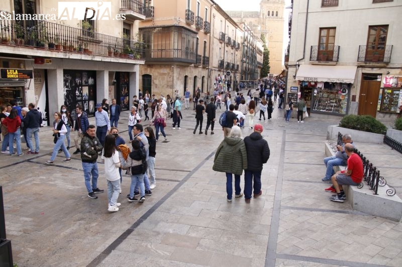 Gran afluencia de turistas y visitantes en Salamanca al final de abril