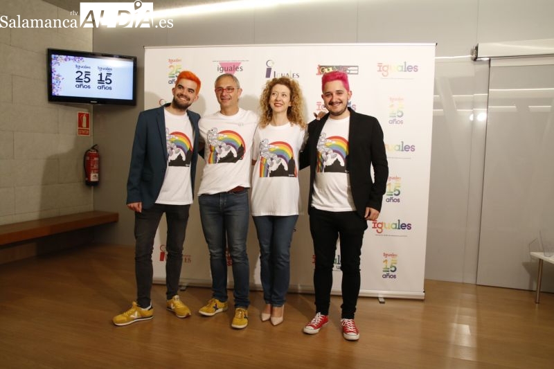 Iguales LGTB+ Salamanca conmemora sus 25 años con una entretenida gala en el teatro Juan del Enzina