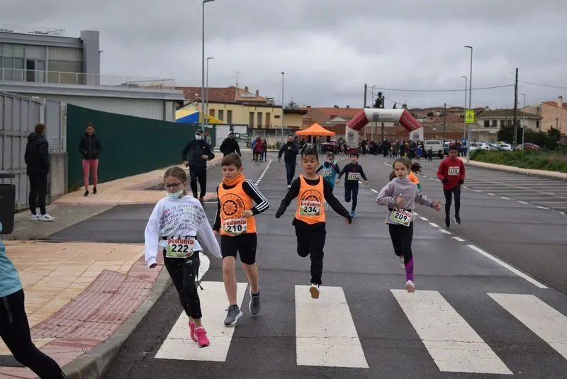 Foto 3 - El mal tiempo no empa&ntilde;a el VII Cross Popular de Aldeatejada