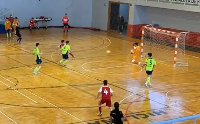 Foto 3 - Jorge Crespo logra un doblete ante Murcia pero Castilla y Le&oacute;n cae derrotada