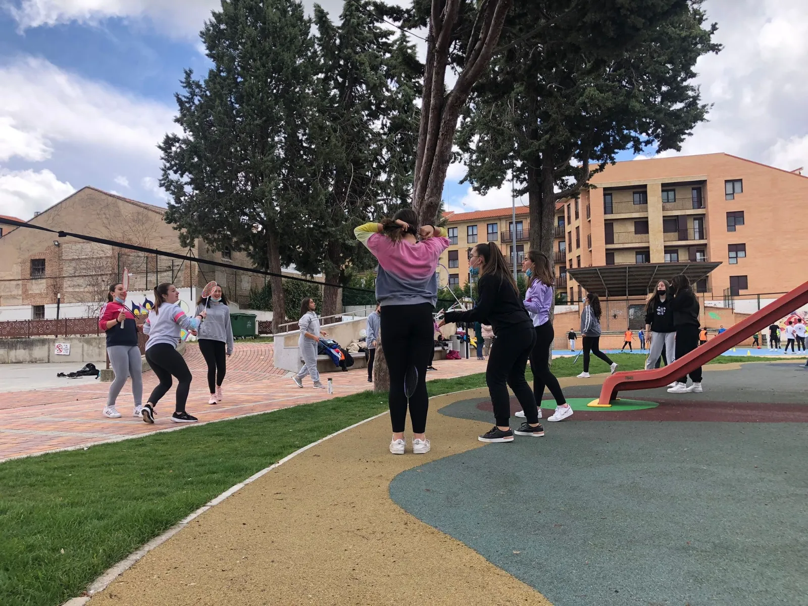 El colegio La Encarnación celebraba en la Huerta el día de la educación física en la calle   