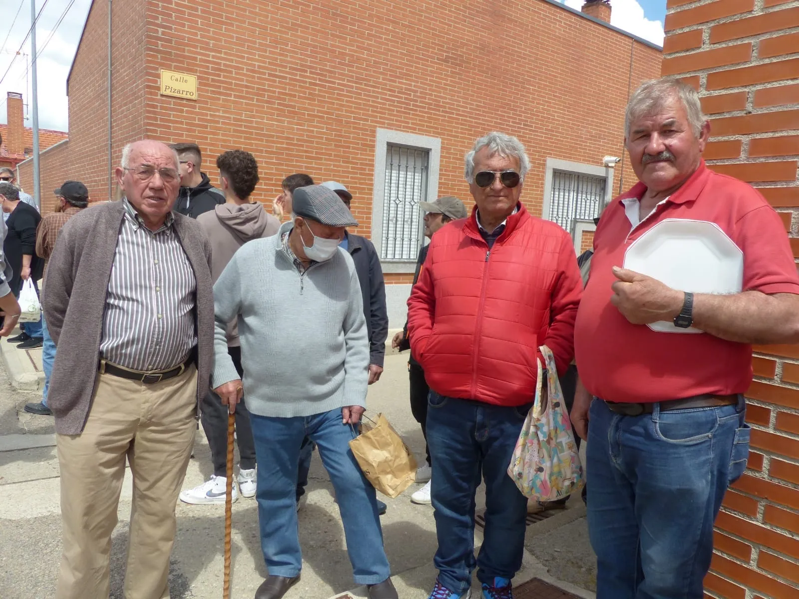 Foto 11 - Cientos de vecinos despiden con una paellada las Fiestas del Voto en Villoria