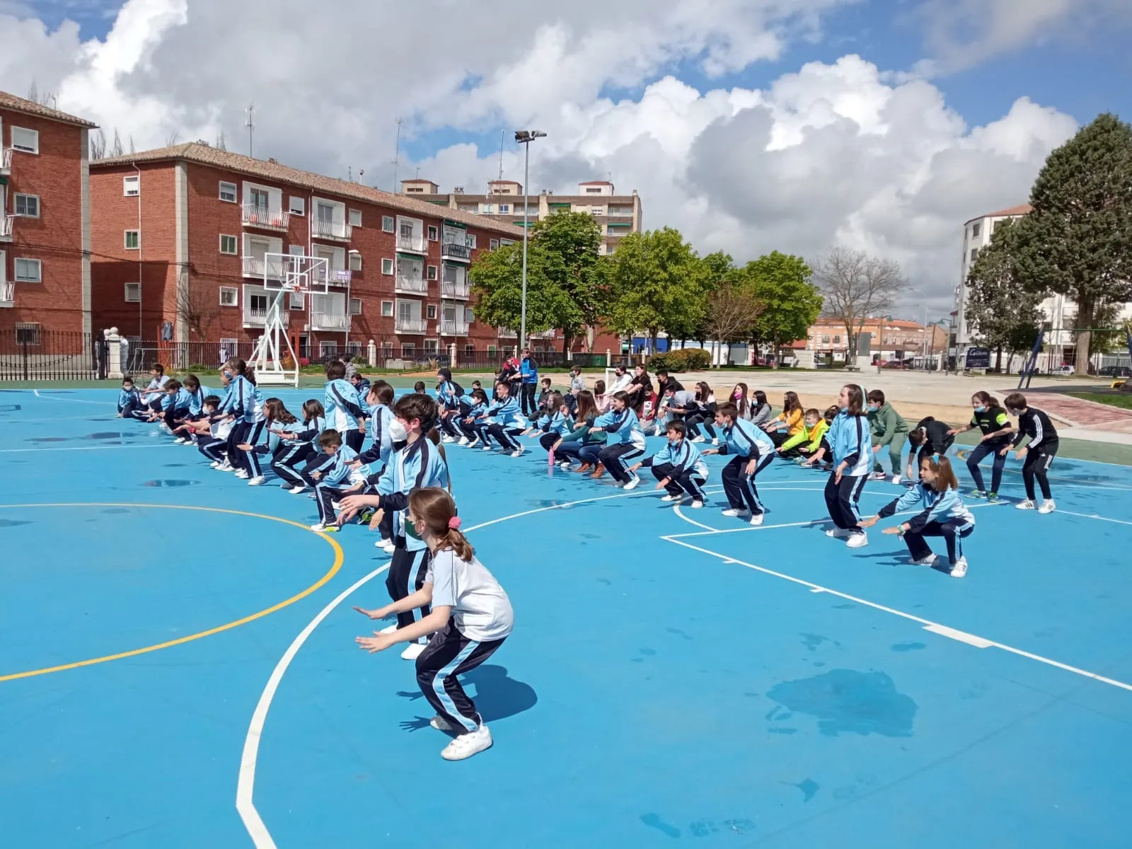 El colegio La Encarnación celebraba en la Huerta el día de la educación física en la calle   