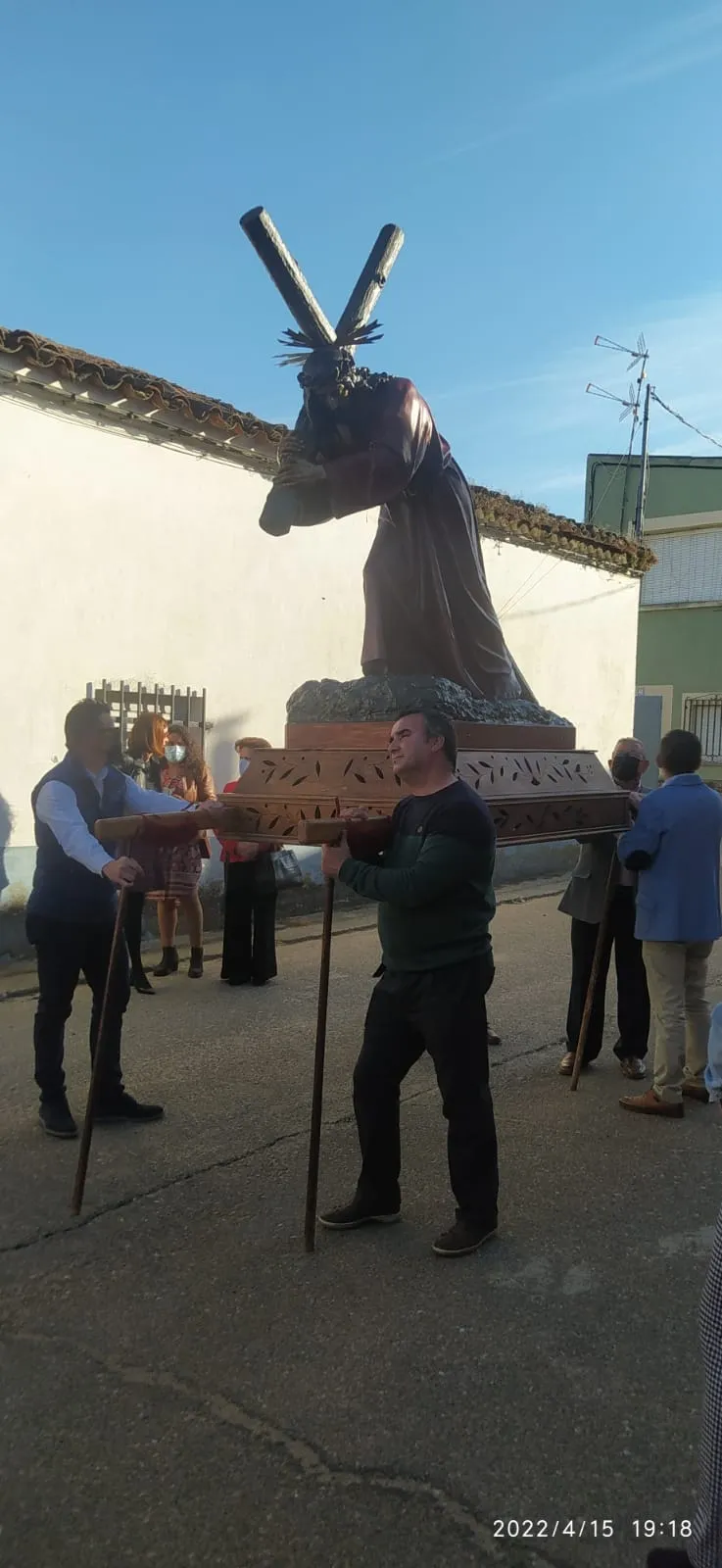Cantalpino se vuelca en el retorno de su Semana Santa