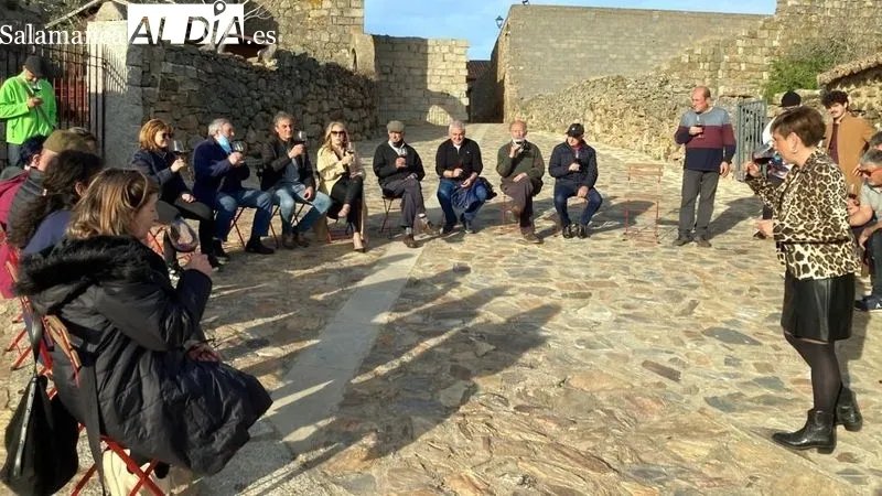 Acto de inauguración de la sala de catas en 'La Casa de los Pobres'