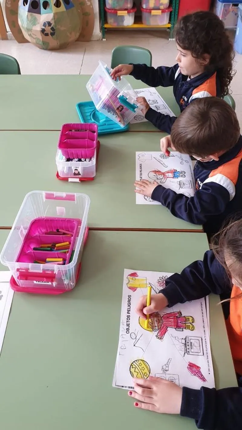 El Colegio Antonio Machado ha organizado actividades para sensibilizar en prevención de riesgos laborales a sus alumnos