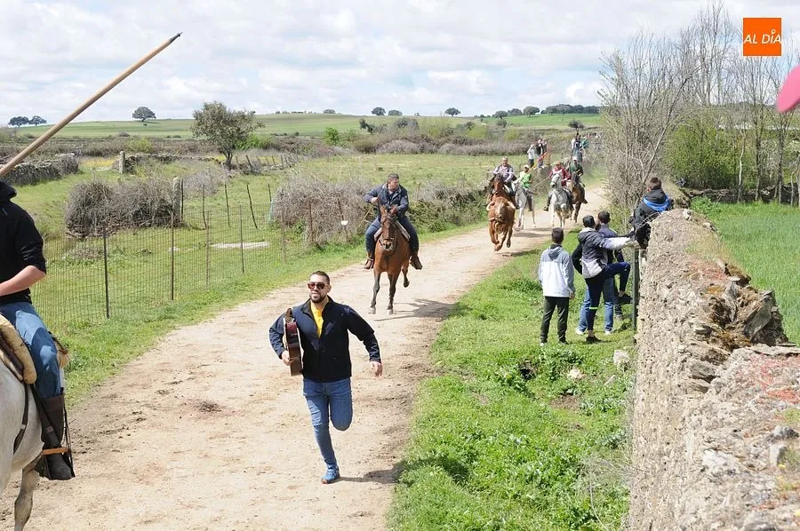 Multitudinario encierro a caballo en Gallegos de Argañán/ Rep.Gráfico: Adrián M. Pastor