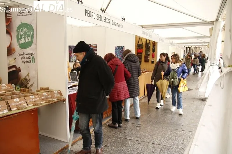 Feria de Artesanía en la plaza de los Bandos. Foto de David Sañudo