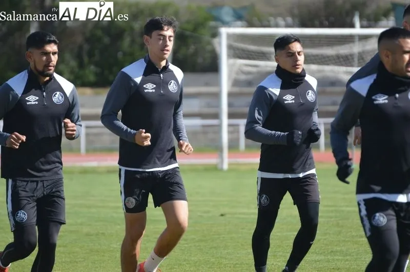 Foto 4 - Mar&iacute;a se pasa al 4-4-2 con un once muy marcado en el entrenamiento del Salamanca UDS