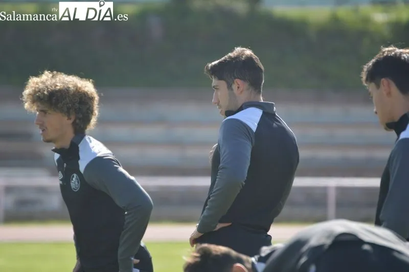 Foto 6 - Mar&iacute;a se pasa al 4-4-2 con un once muy marcado en el entrenamiento del Salamanca UDS