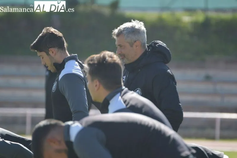 Foto 7 - Mar&iacute;a se pasa al 4-4-2 con un once muy marcado en el entrenamiento del Salamanca UDS