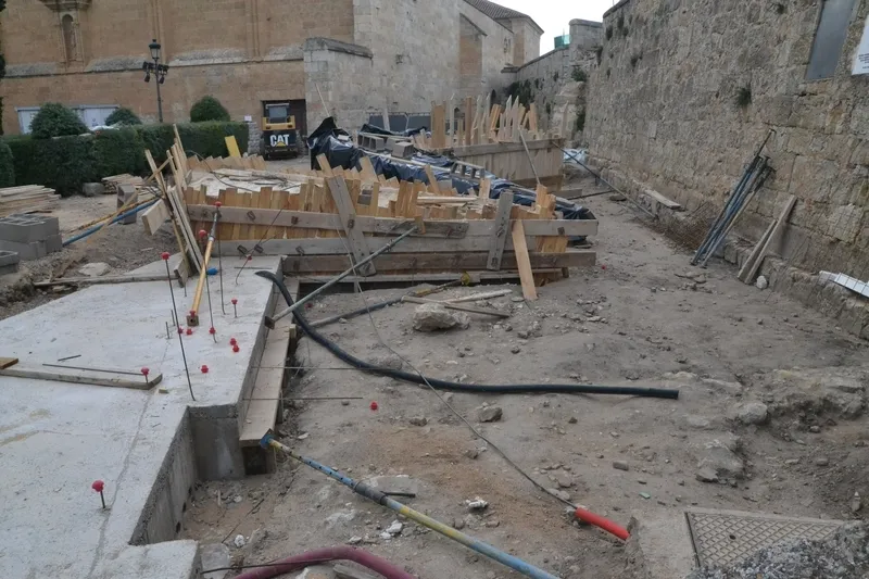Foto 11 - Prosiguen las obras de la Plazuela de Amayuelas con la recreaci&oacute;n del &ldquo;dramatismo&rdquo;