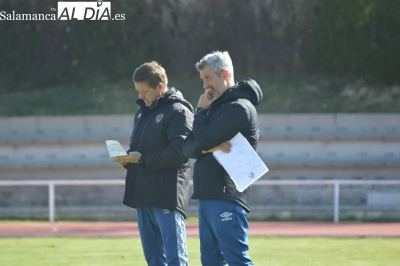 Foto 12 - Mar&iacute;a se pasa al 4-4-2 con un once muy marcado en el entrenamiento del Salamanca UDS