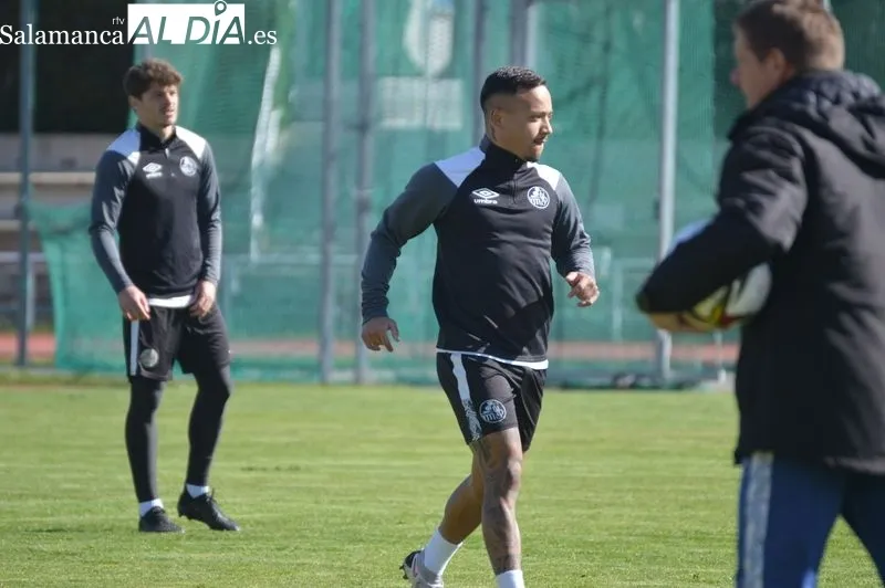 Foto 14 - Mar&iacute;a se pasa al 4-4-2 con un once muy marcado en el entrenamiento del Salamanca UDS