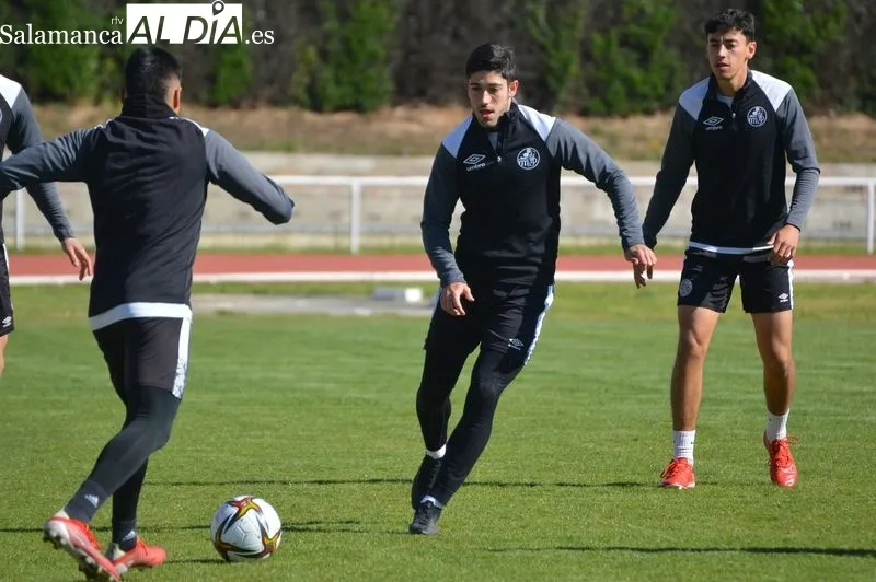 Foto 17 - Mar&iacute;a se pasa al 4-4-2 con un once muy marcado en el entrenamiento del Salamanca UDS