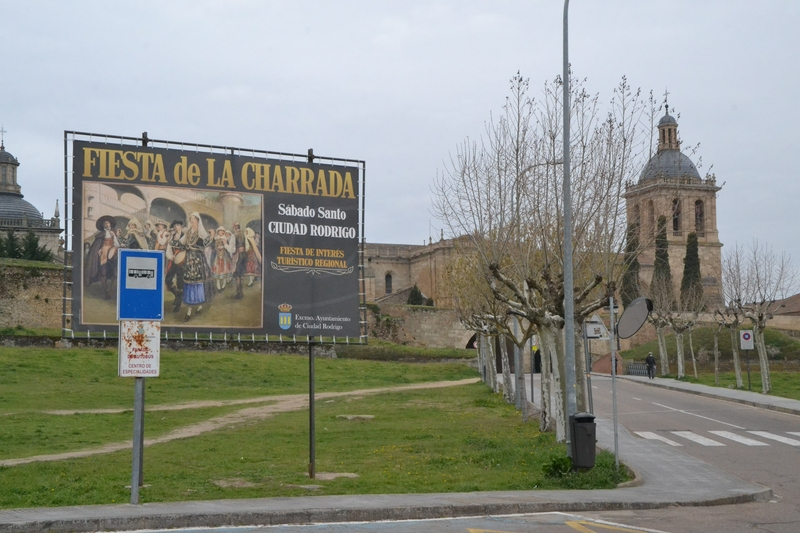 Foto 2 - La Charrada ya se promociona en las calles mirobrigenses