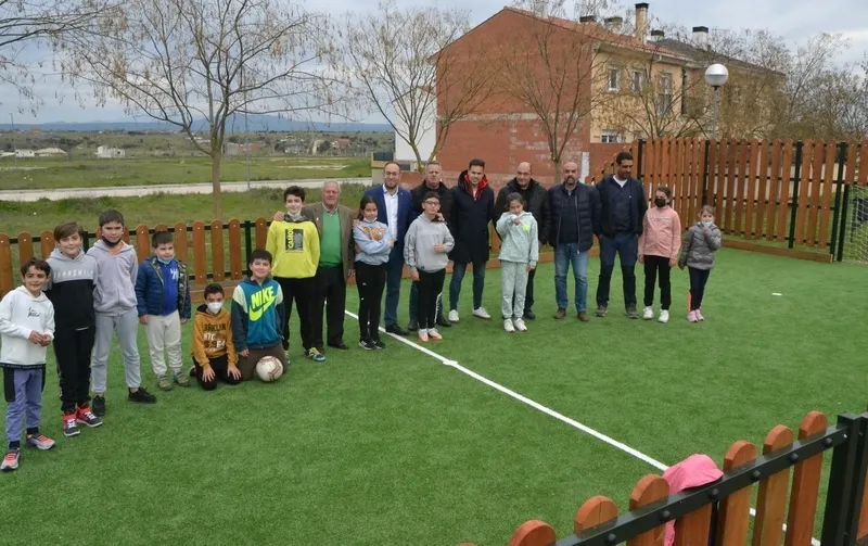 Foto 4 - El barrio de Santa Ana estrena un minicampo de f&uacute;tbol tras una inversi&oacute;n de 26.000&euro;