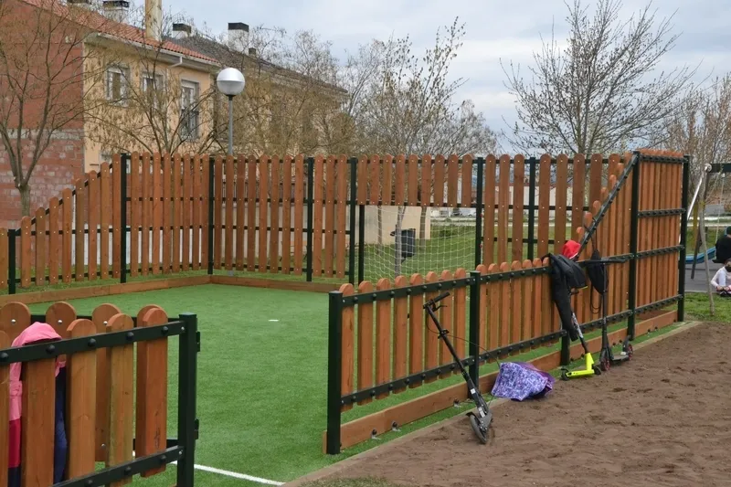 Foto 3 - El barrio de Santa Ana estrena un minicampo de f&uacute;tbol tras una inversi&oacute;n de 26.000&euro;