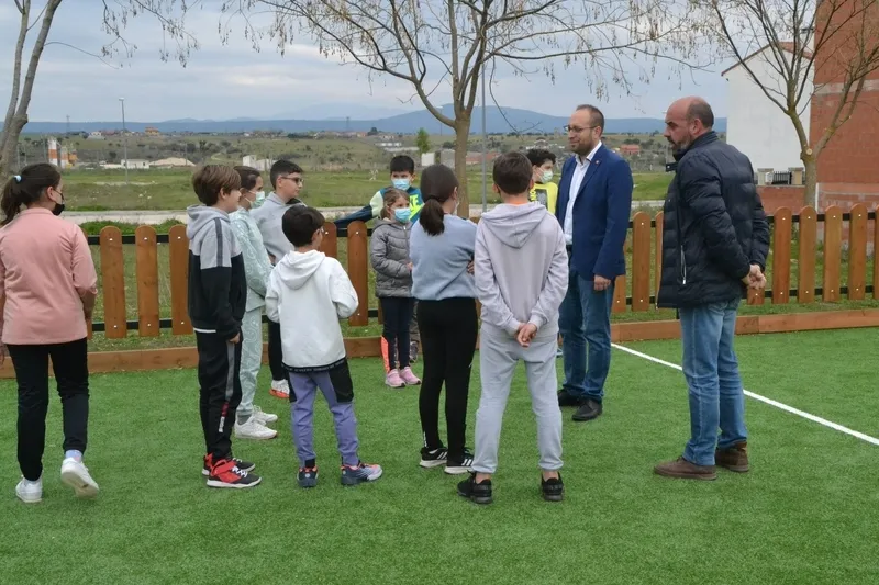 Foto 2 - El barrio de Santa Ana estrena un minicampo de f&uacute;tbol tras una inversi&oacute;n de 26.000&euro;