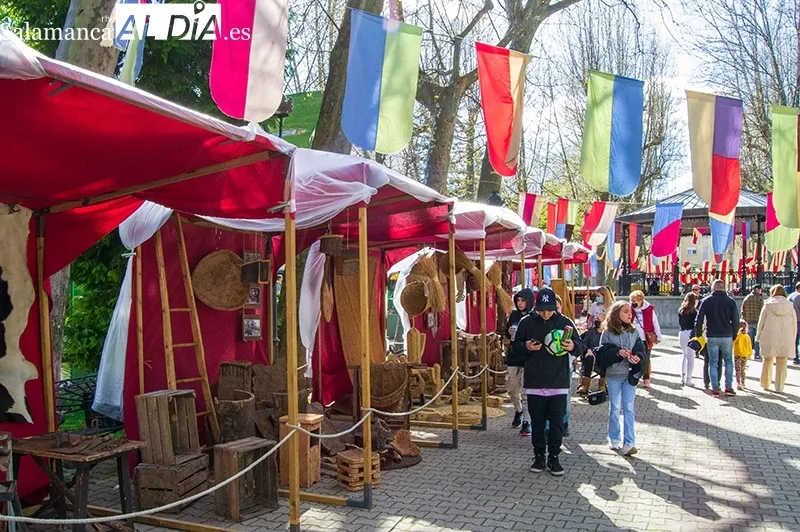 Foto 9 - Buen ambiente en el primer d&iacute;a de la Feria de las Tradiciones