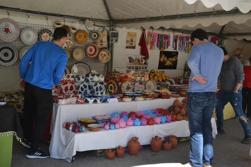 Foto 11 - Ciudad Rodrigo &ldquo;abre el abanico&rdquo; de la artesan&iacute;a con quesos, mantas o jabones