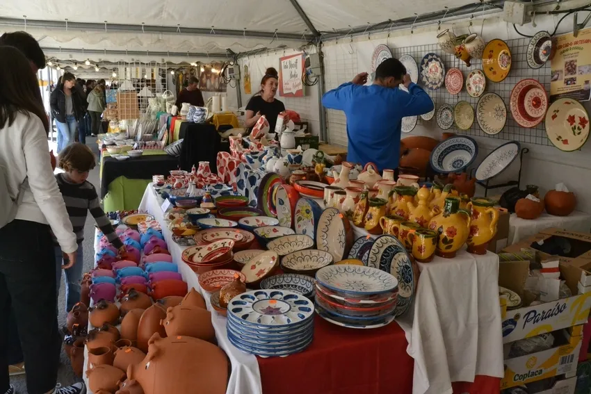 Foto 9 - Ciudad Rodrigo &ldquo;abre el abanico&rdquo; de la artesan&iacute;a con quesos, mantas o jabones