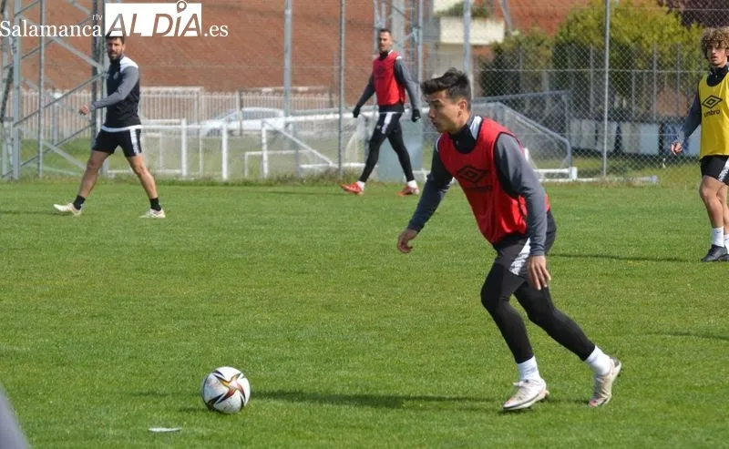 Foto 14 - Lozano se pone los guantes como tercer portero del Salamanca UDS en un entrenamiento sin Moreno y con Alem&aacute;n y Monroy