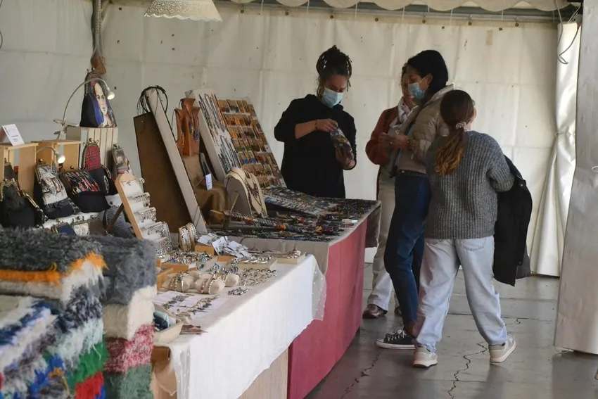 Foto 5 - Ciudad Rodrigo &ldquo;abre el abanico&rdquo; de la artesan&iacute;a con quesos, mantas o jabones