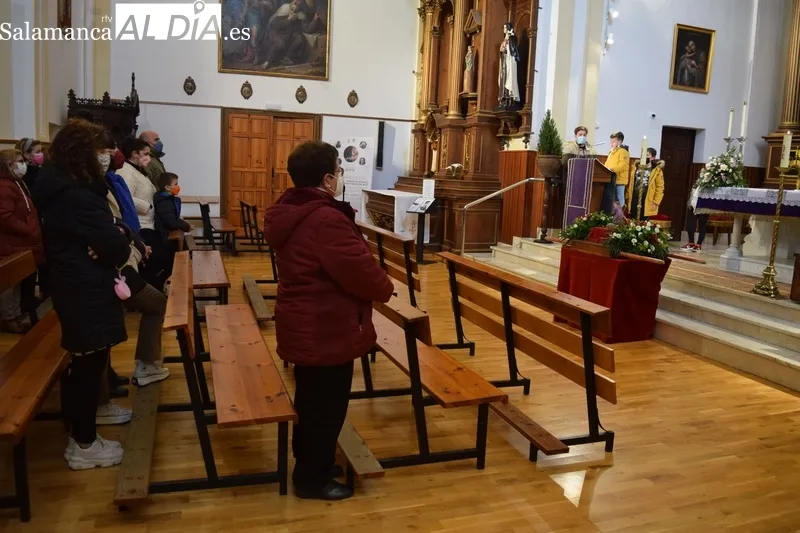 Foto 11 - Un viacrucis de lo m&aacute;s especial para los ni&ntilde;os y ni&ntilde;as albenses
