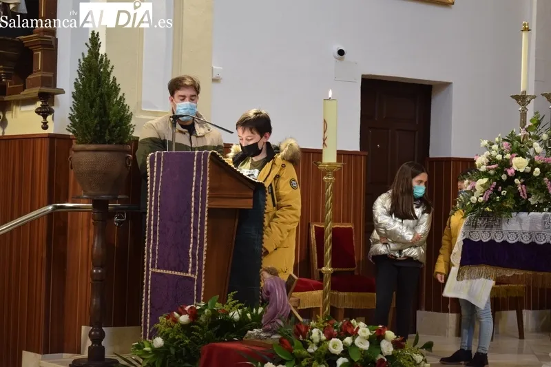 Foto 9 - Un viacrucis de lo m&aacute;s especial para los ni&ntilde;os y ni&ntilde;as albenses