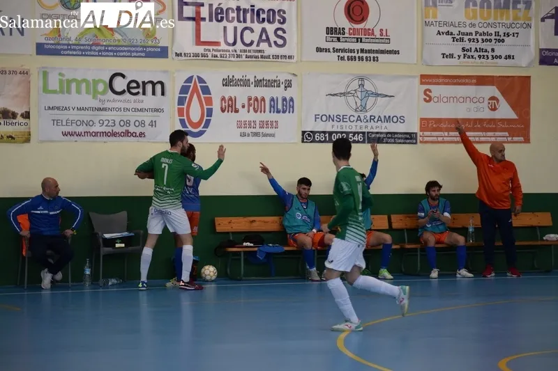 Foto 11 - El Sala Ourense se lleva los tres puntos de Alba de Tormes en la &uacute;ltima jugada (0-1)