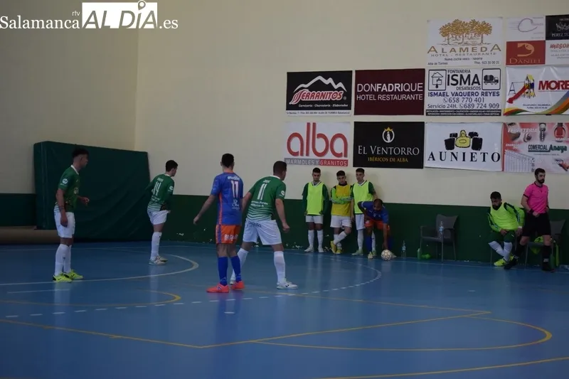 Foto 10 - El Sala Ourense se lleva los tres puntos de Alba de Tormes en la &uacute;ltima jugada (0-1)