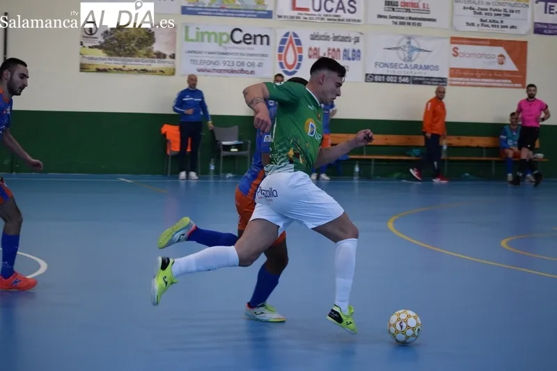 Foto 9 - El Sala Ourense se lleva los tres puntos de Alba de Tormes en la &uacute;ltima jugada (0-1)