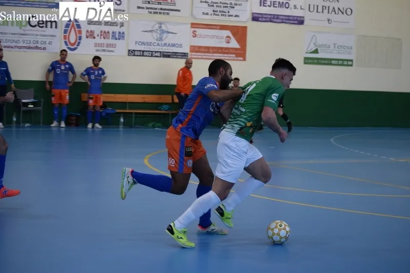 Foto 8 - El Sala Ourense se lleva los tres puntos de Alba de Tormes en la &uacute;ltima jugada (0-1)