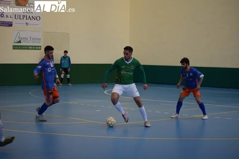 Foto 3 - El Sala Ourense se lleva los tres puntos de Alba de Tormes en la &uacute;ltima jugada (0-1)