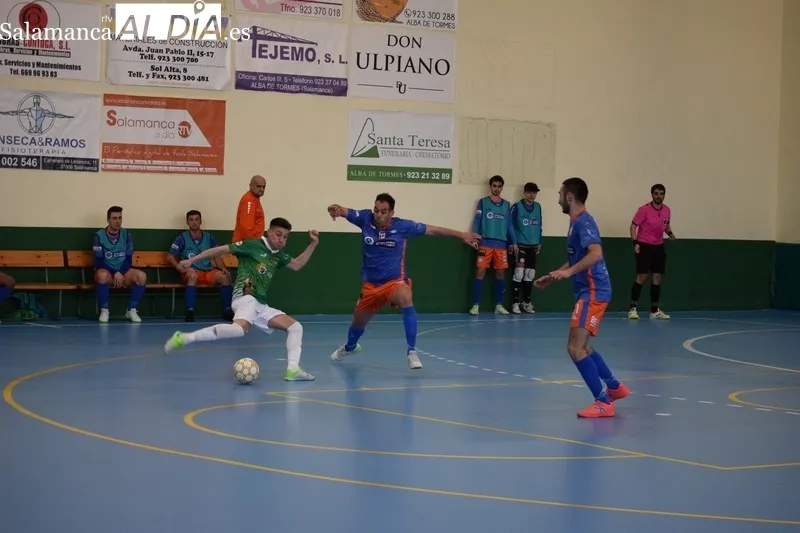Foto 2 - El Sala Ourense se lleva los tres puntos de Alba de Tormes en la &uacute;ltima jugada (0-1)