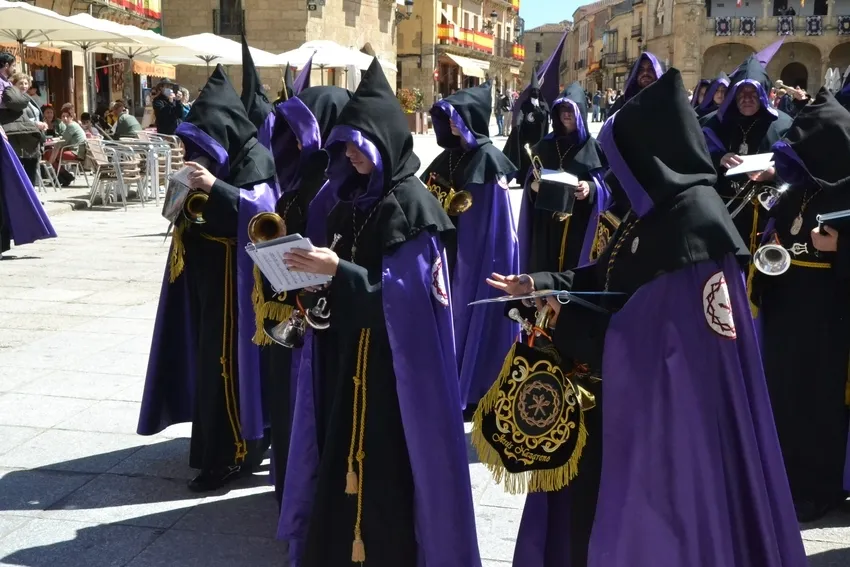 Foto 10 - Largo y caluroso Paso a la Agon&iacute;a de la Cofrad&iacute;a de Jes&uacute;s Nazareno